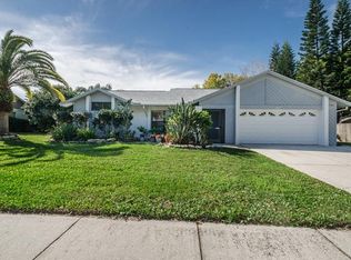 2212 Hidden Meadows Dr E, Palm Harbor, FL 34683