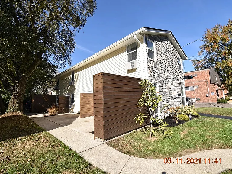 722 S Poplar St — Photo 17