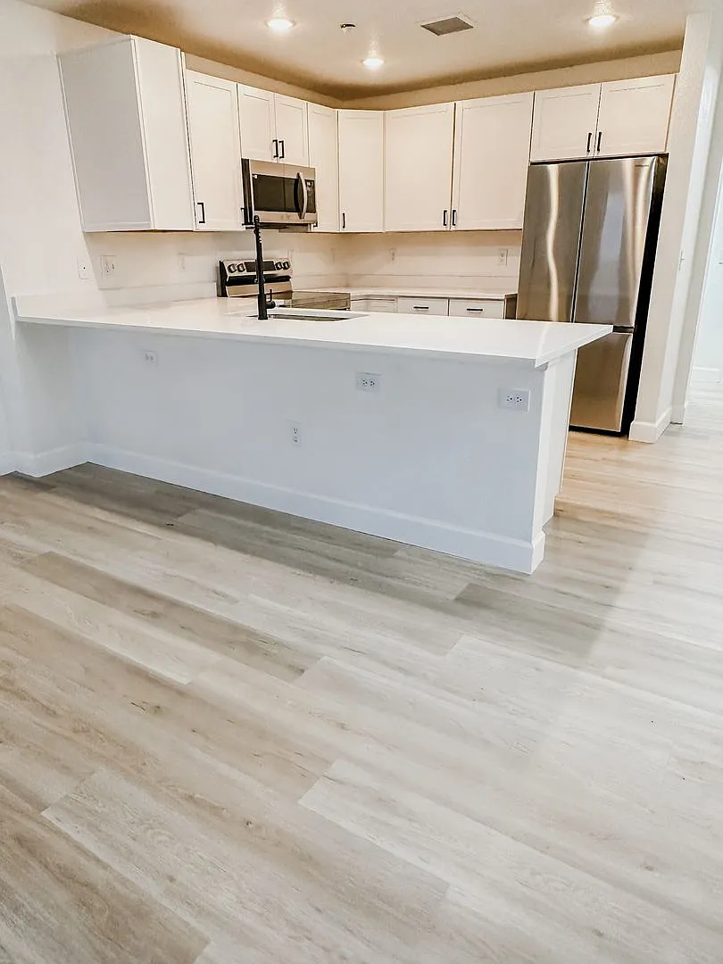 Amazing 2 Bedroom across from DU — Photo 4