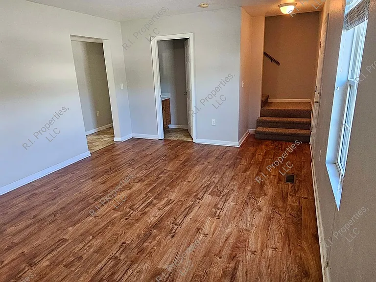 2080 Railroad St #2 — Photo 2