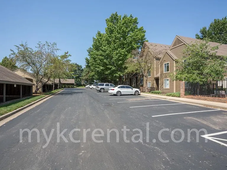 11204 Nieman Rd #101 — Photo 20