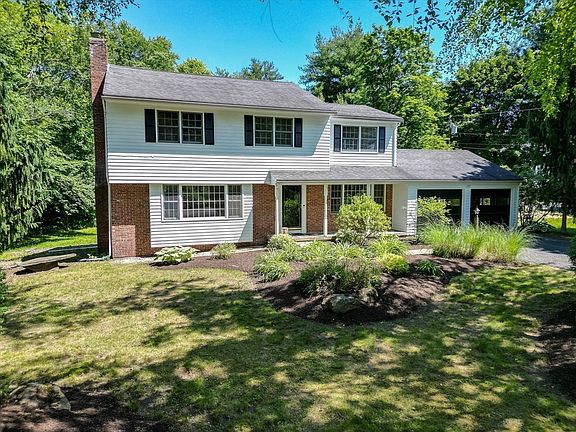 3rd image of 167 Rolling Ridge Rd