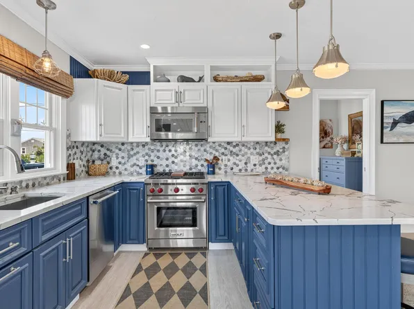 16 Wood Avenue, Sandwich, MA 02563