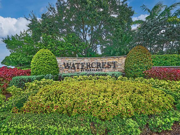 4th image of 8965 Watercrest Circle E