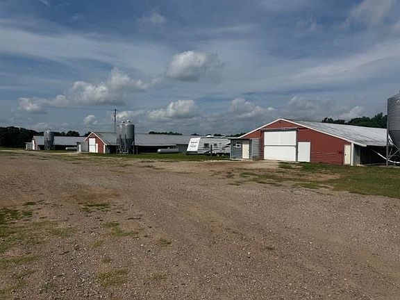 3rd image of 1121 County Road 2395