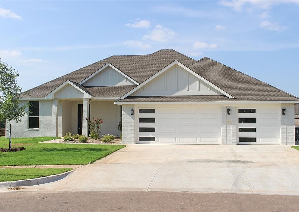 1st image of 413 Village Lake Dr