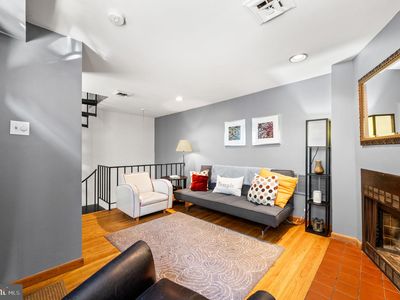 707 N 3rd St APT B, Philadelphia, PA, 19123