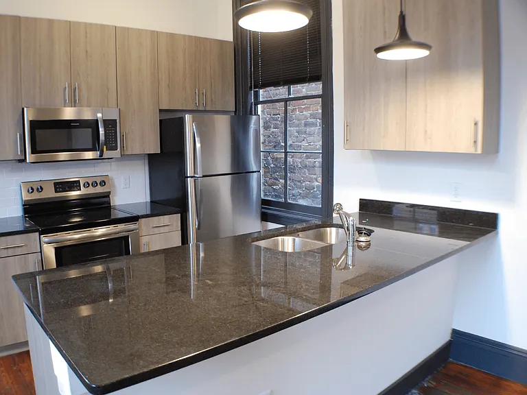 316 E Grace St — Photo 1