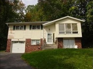 8 Hudson Ave, Hopatcong, NJ 07843