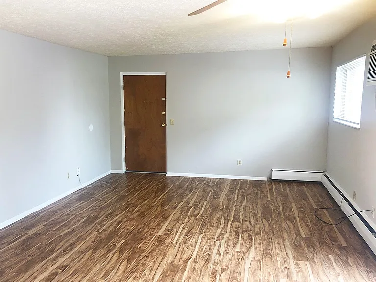 440 Ludlow Ave — Photo 9