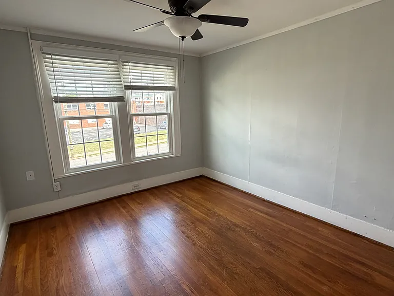 411 N Spring St — Photo 8
