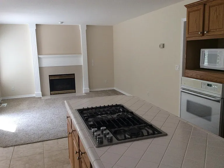 2370 NW Lydia Pl — Photo 6