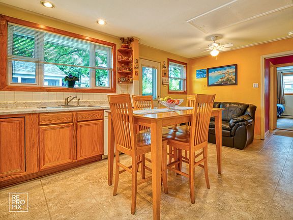 5th image of 1091 E Villa Dr