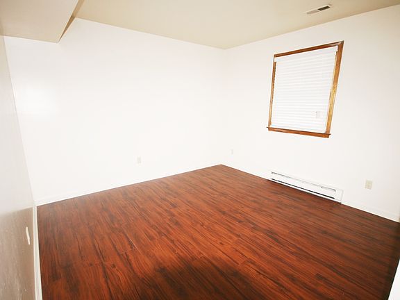 5th image of 302 Bull Run Dr