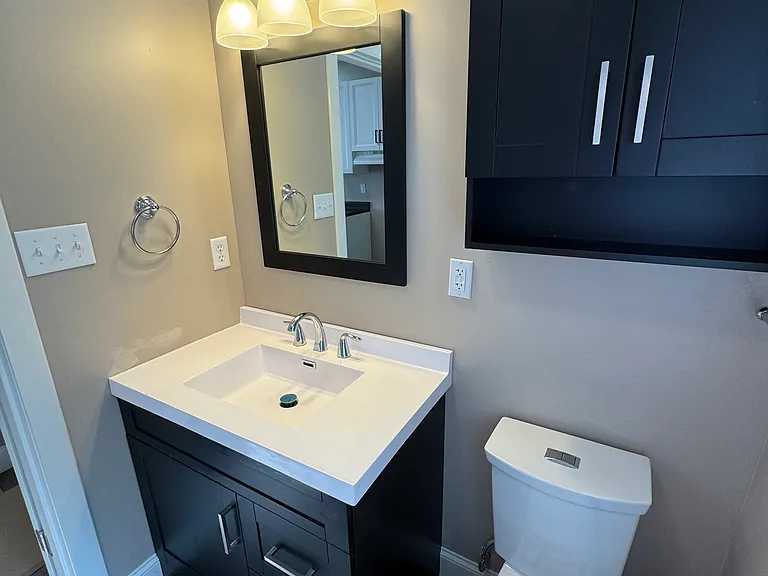 452 W Adams St #1 — Photo 8