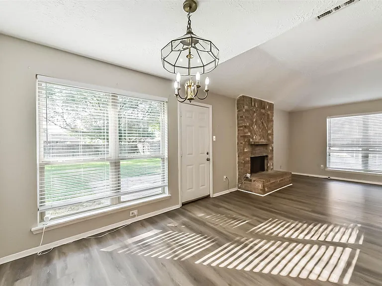 2406 Pilgrims Bend Dr — Photo 25