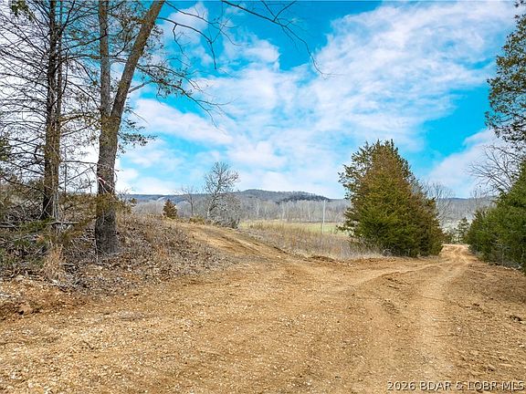 3rd image of Weber Farm Rd