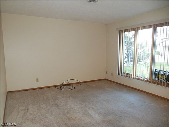 5th image of 130 Royal Crest Dr Unit G