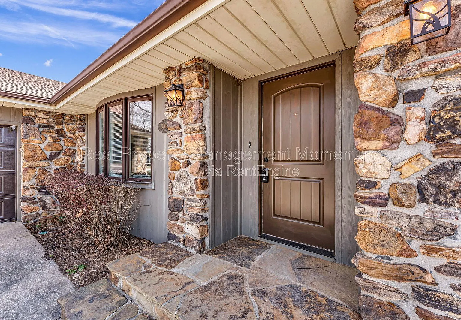 3 bed, 3.0 bath, 1648 sqft, $1,800 — Photo 3