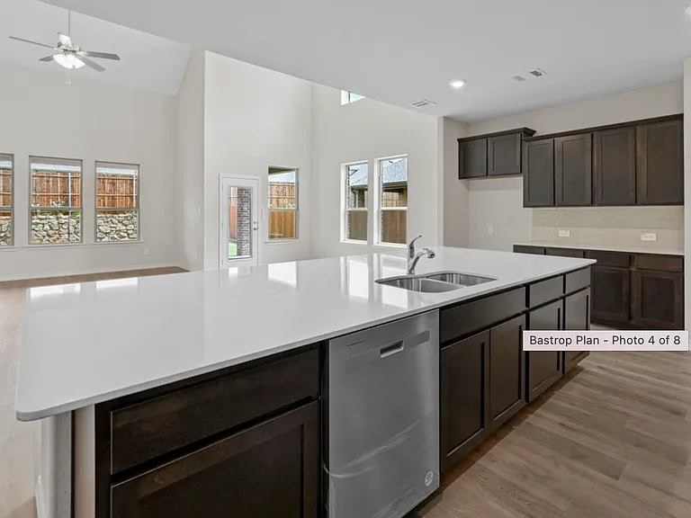 6012 Tudor Pl — Photo 4