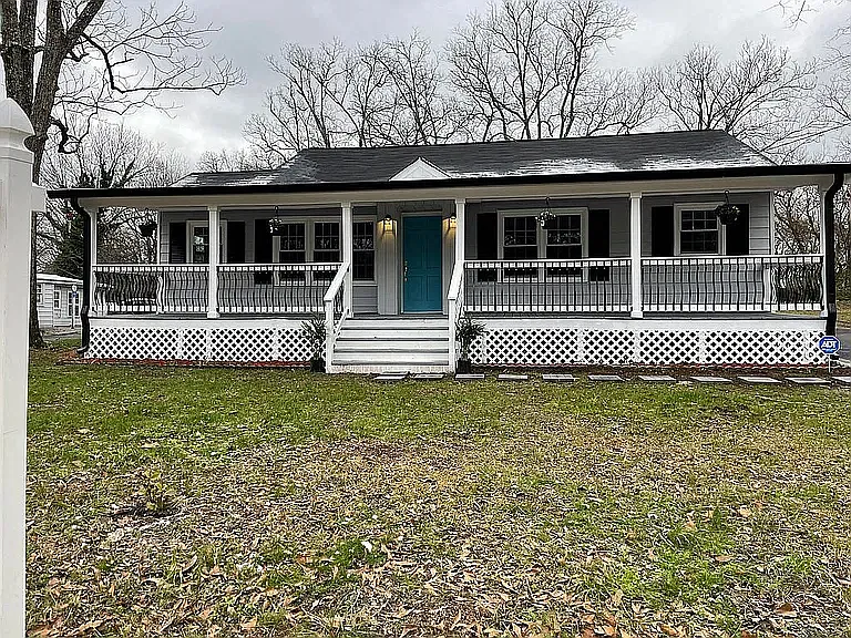 3 bed, 2770 sqft, $2,995 — Photo 3