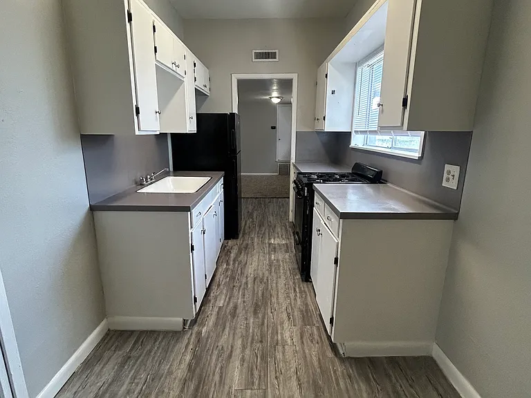 802 Hancock Ave #800-D — Photo 10