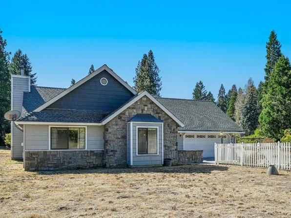 1621 Rainbow Dr, Mount Shasta, CA 96067