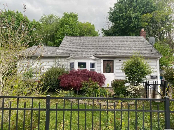 163 1st Avenue, Huntington Station, NY 11746
