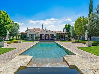 25473 Prado De Las Calabazas, Calabasas, CA, 91302