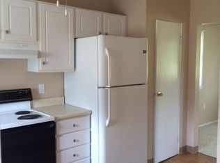 29 Cattail Ln, North Kingstown, RI 02852
