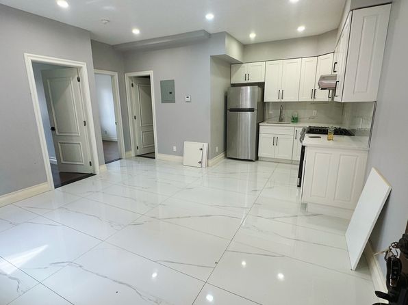 60-14 Marathon Pkwy #2