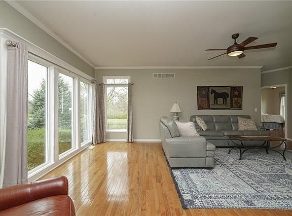 4th image of 24400 Meadow Brooke Ln