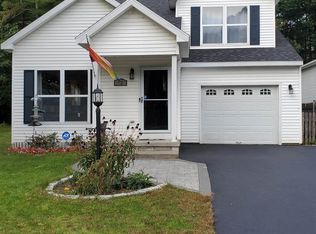 42 Skylark Dr, Ballston Spa, NY 12020