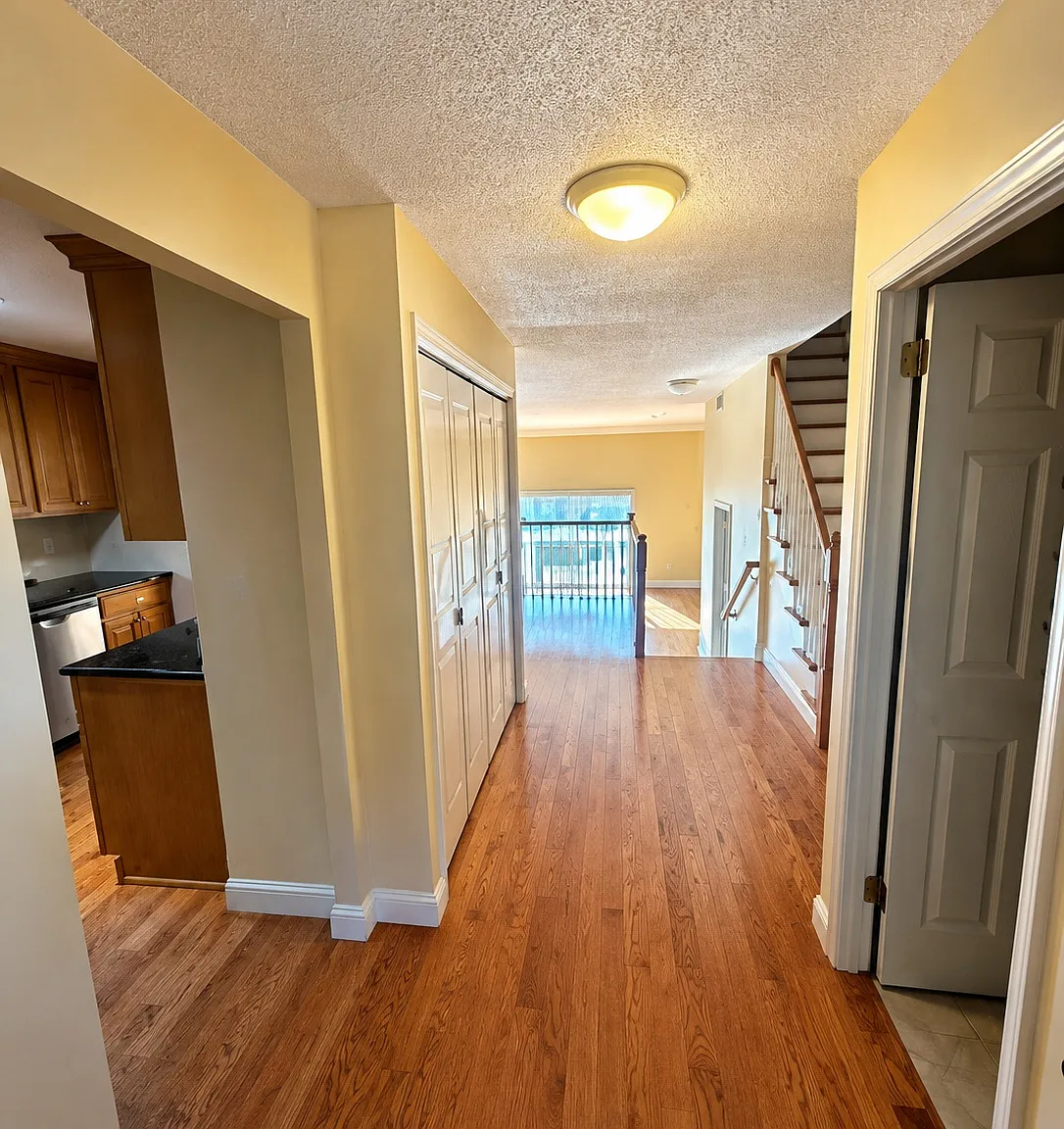 3 bed, 2.5 bath, 1722 sqft, $2,850 — Photo 3