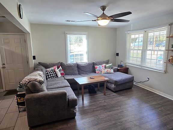 5th image of 296 Gaston St