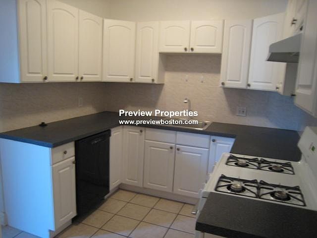 1st image of 61 Thatcher St #501