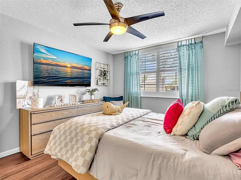 1801 N Flagler Dr #416 — Photo 23
