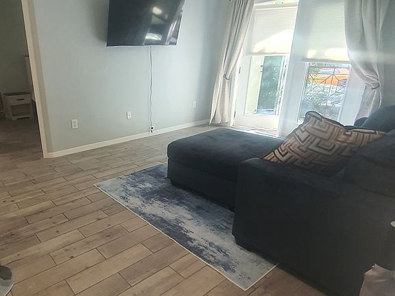 2nd image of 1910 E Palm Ave