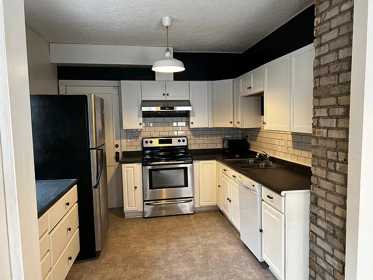 1334 Lafond Ave — Photo 6