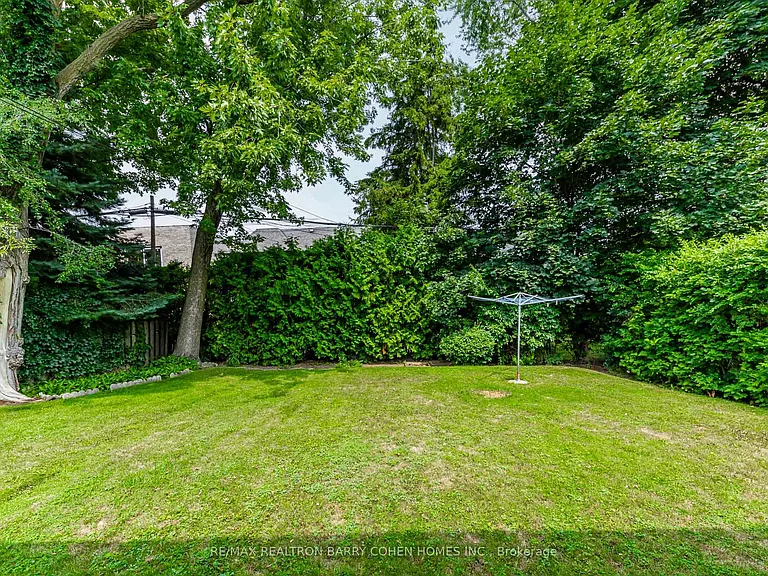 200 Cortleigh Blvd — Photo 22
