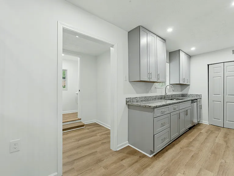 6300 Creekford Dr — Photo 11