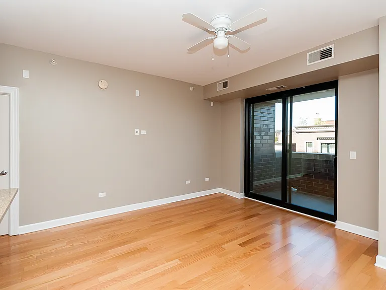 451 W Huron St #703 — Photo 12