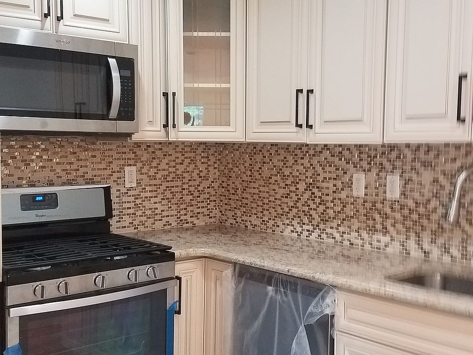 2nd image of 19719 Hollis Ave
