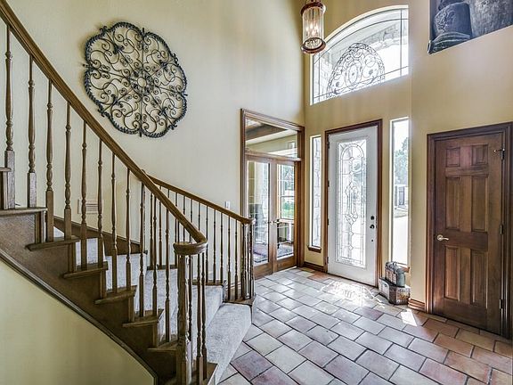3rd image of 1817 Woodland Blvd