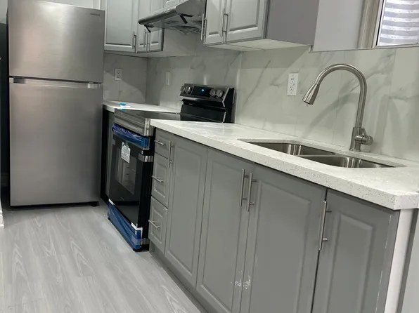 70 Rosewell Cres #Basement, Halton Hills, ON L7G 0N4