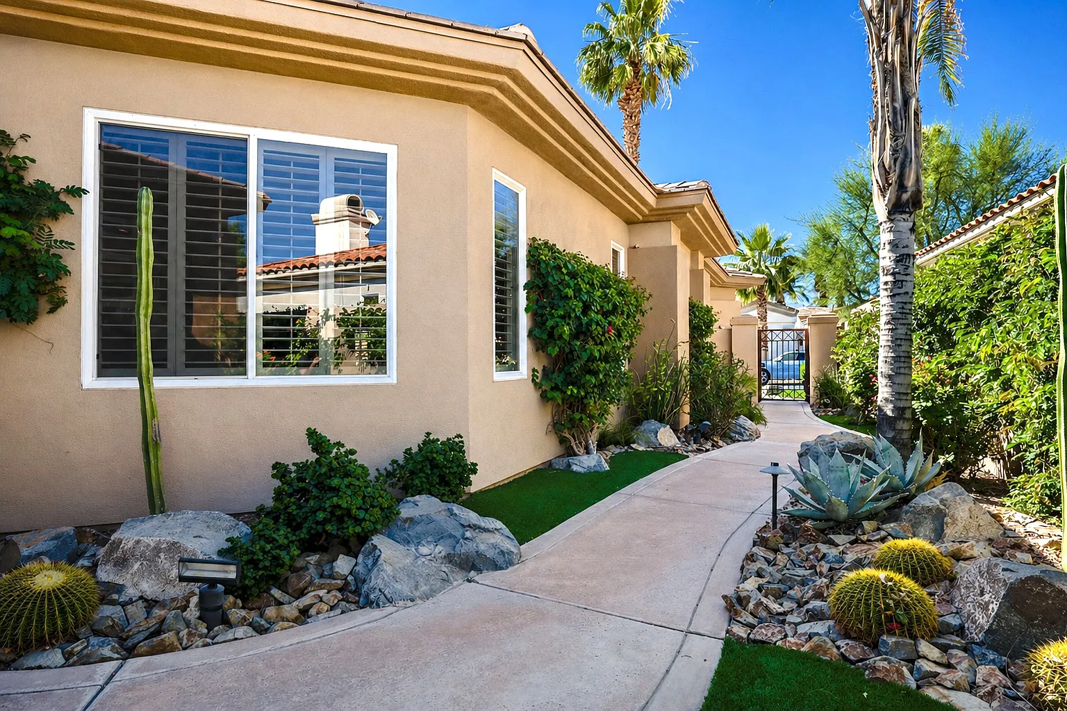 3 bed, 2742 sqft, $4,000 — Photo 3