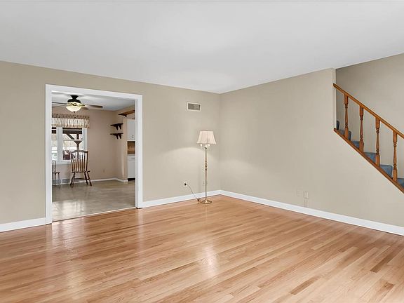3rd image of 1395 Saint Michael St