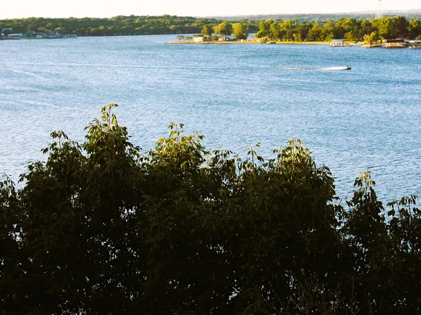 7005 Stone Bluff Ct, Granbury, TX 76048