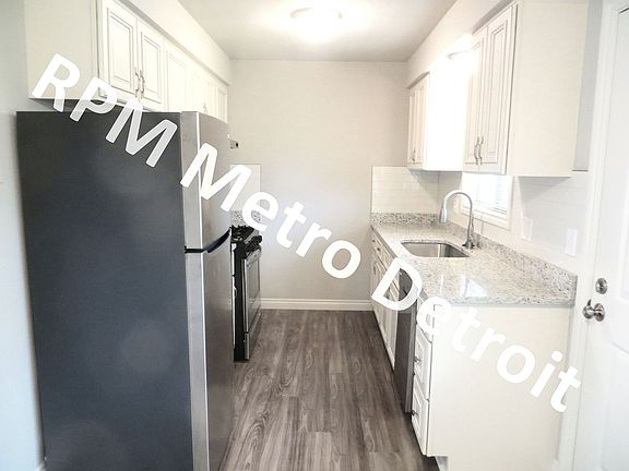 5th image of 36241 Hathaway St Unit 6