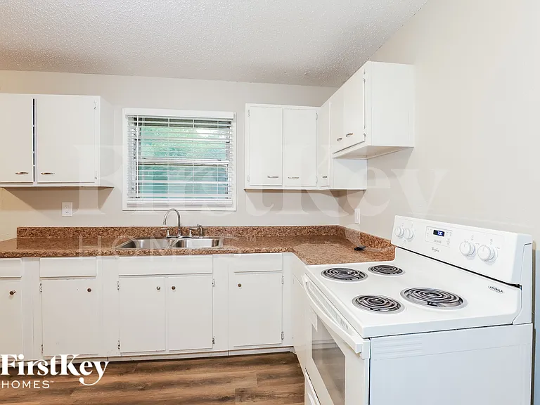 5620 N Potter Ave — Photo 9